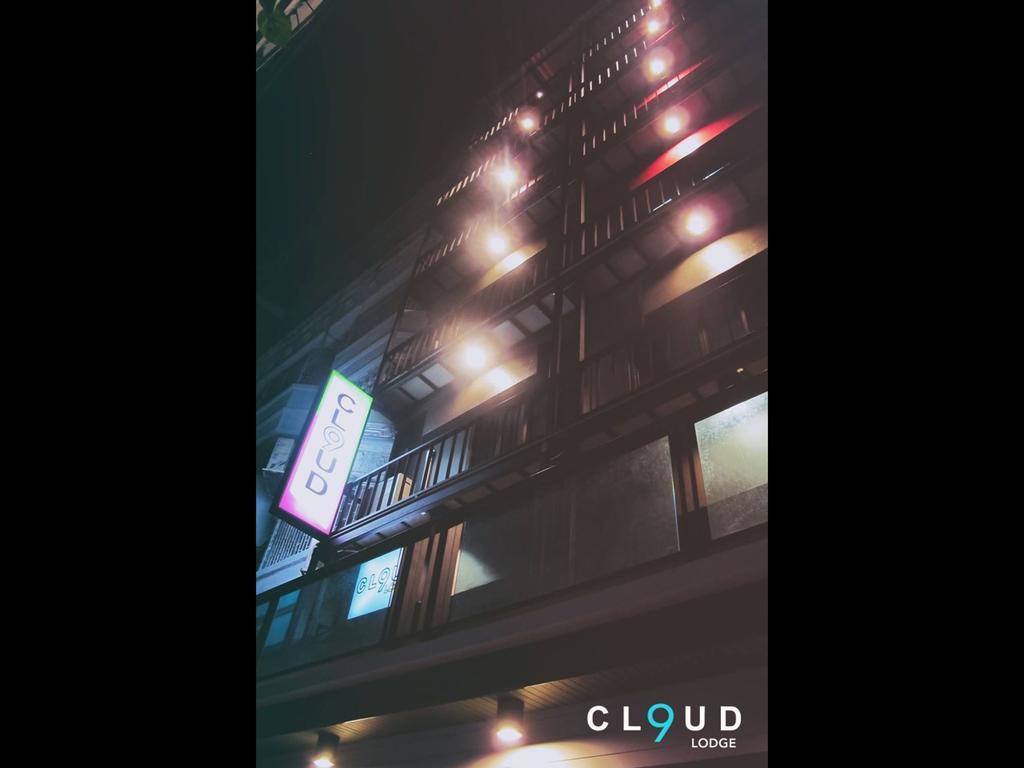 Cloud 9 Lodge Bangkok Exterior photo