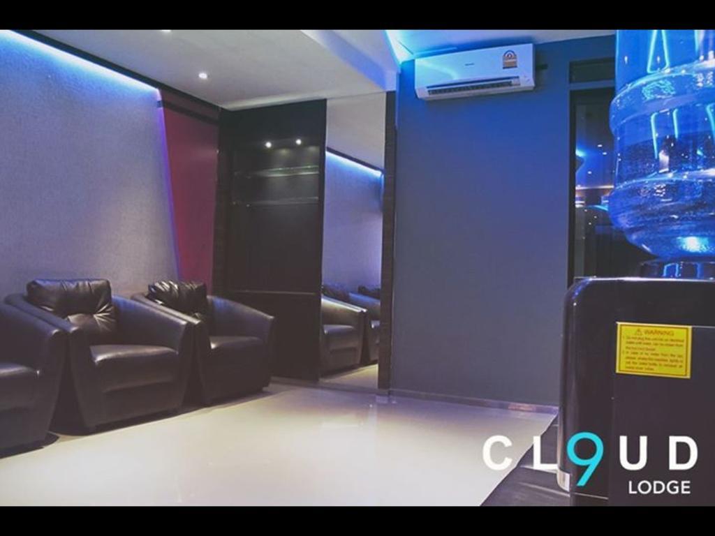 Cloud 9 Lodge Bangkok Exterior photo
