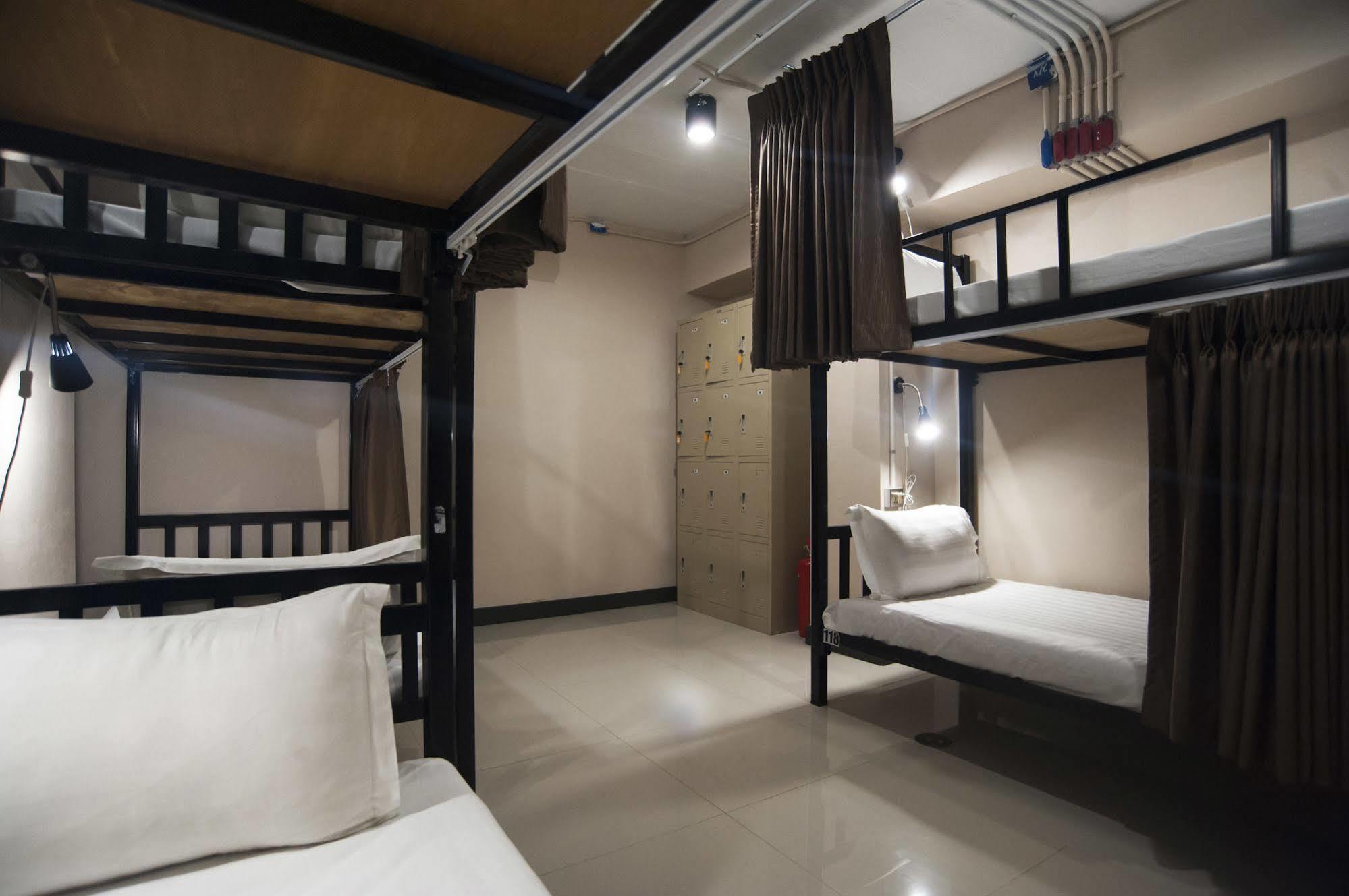 Cloud 9 Lodge Bangkok Exterior photo
